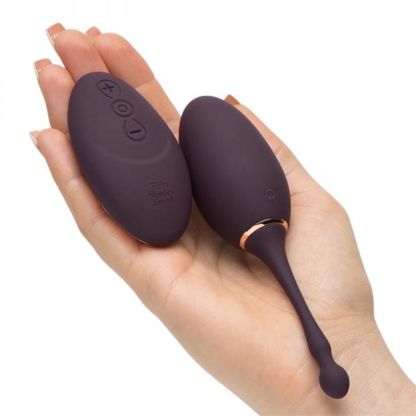Fifty Shades Freed Ive Got You Huevo Vibrador a Control Remoto Recargable fabricado por FIFTY SHADES FREED