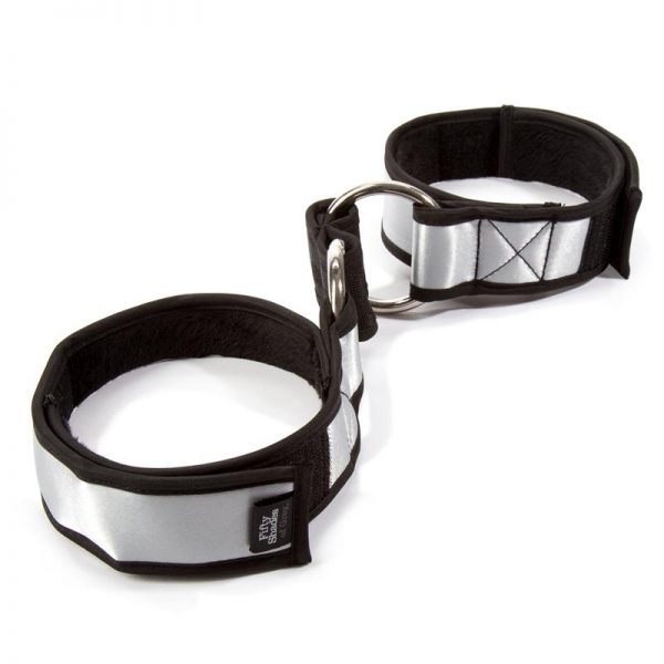 Fifty Shades of Grey Promise Set de Esposas de Brazos y Antifaz fabricante FIFTY SHADES OF GREY