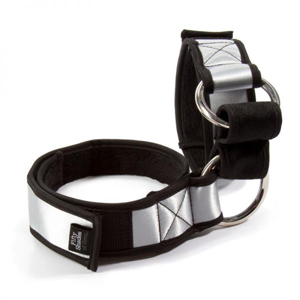 Fifty Shades of Grey Promise Set de Esposas de Brazos y Antifaz marca FIFTY SHADES OF GREY