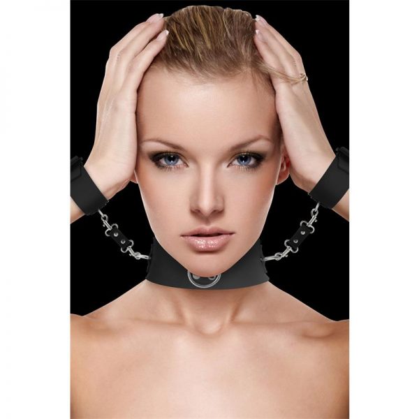 Shots Ouch! Collar con Puños Color Negro marca OUCH!